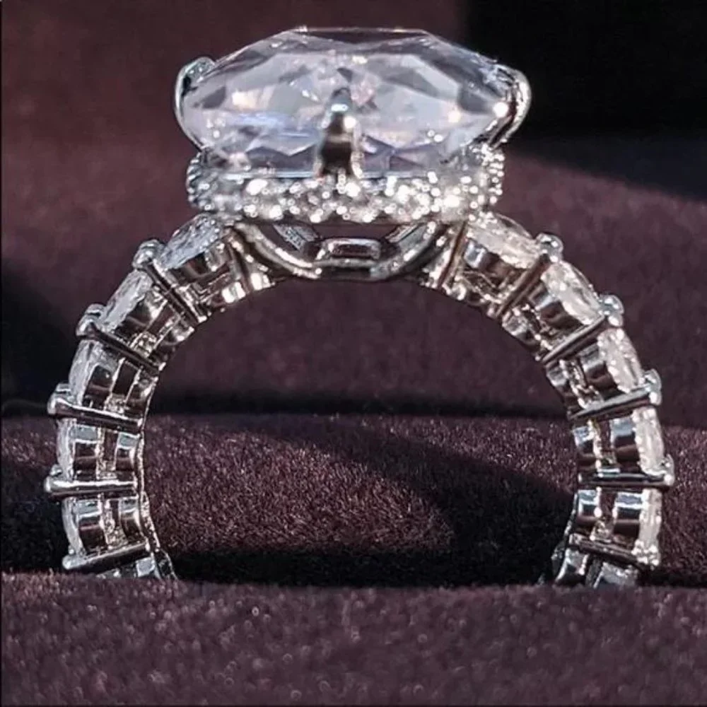 925 STERLING SILVER ENGAGEMENT RING, CUTE RING, SHINY RING. - Picture 4 of 6